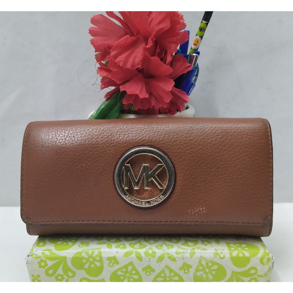 Michael Kors Brown Leather Round Logo Credit Card Bifold Wallet - Picture 1 of 16